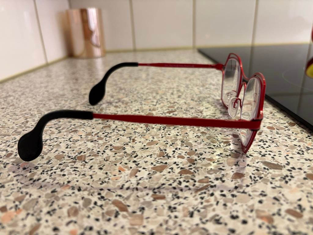Theo bril donkerrood met antraciet, Sieraden, Tassen en Uiterlijk, Overige merken, Ophalen of Verzenden, Zo goed als nieuw, Rood