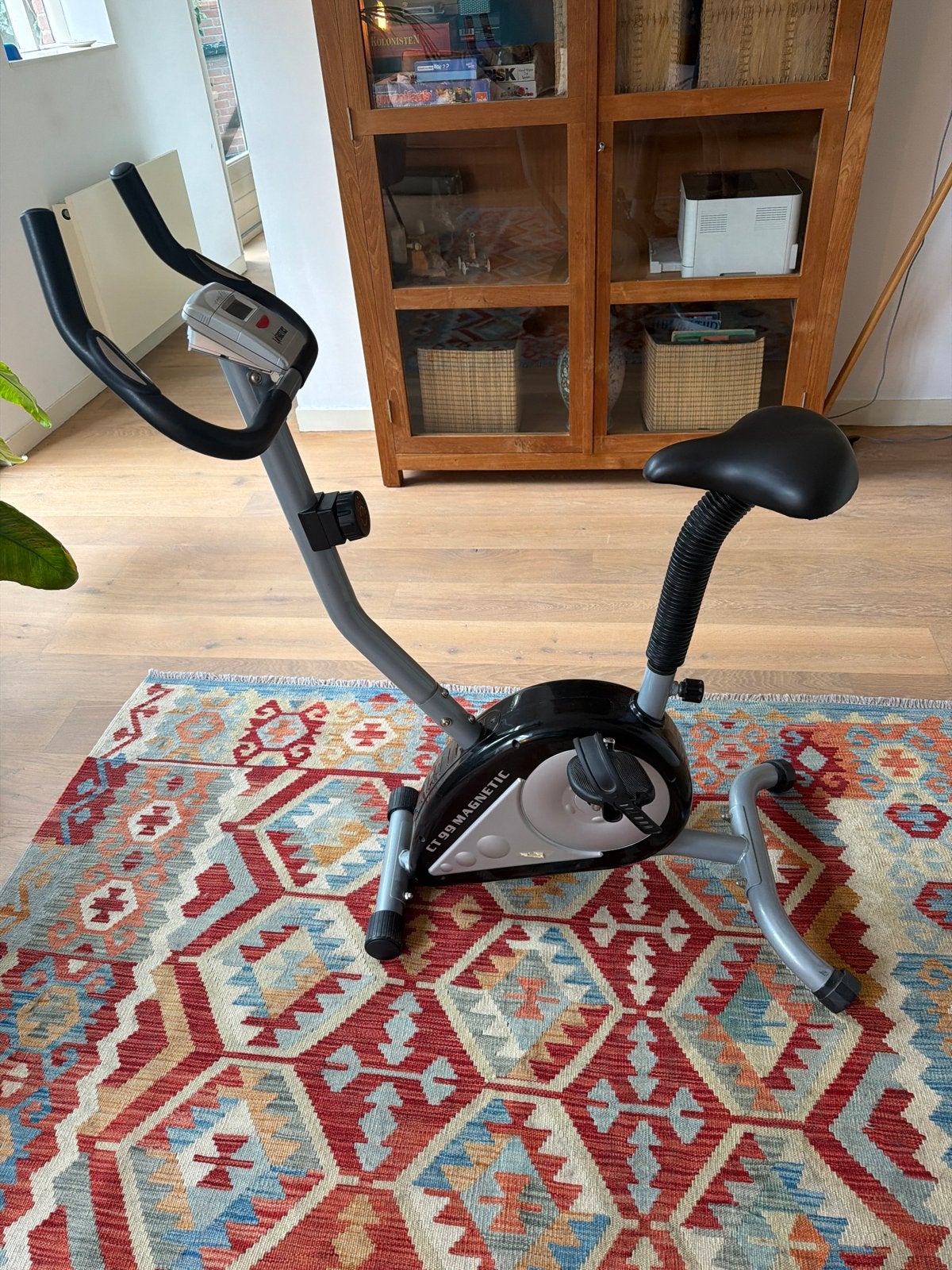 Hometrainer met verstelbare weerstand, Ophalen, Gebruikt, Metaal, Benen