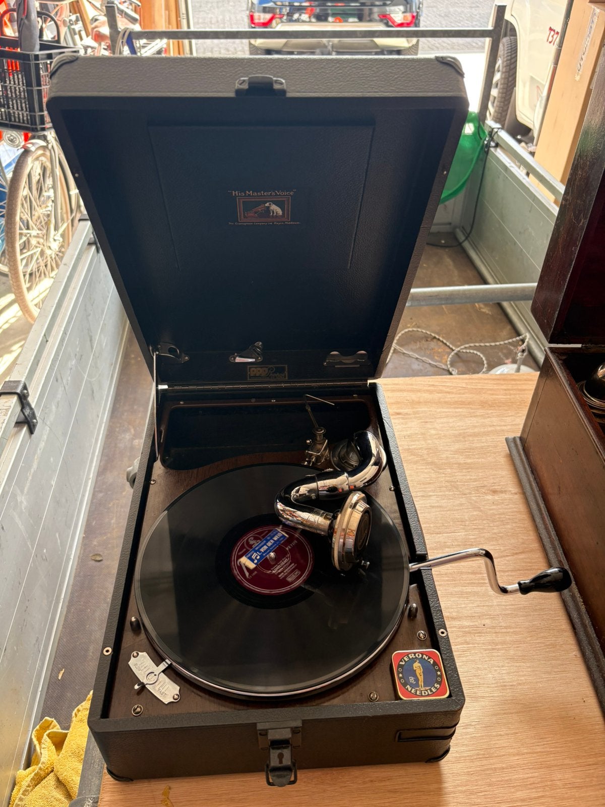 Zwarte draagbare grammofoon HMV Model 101, Antiek en Kunst, Ophalen
