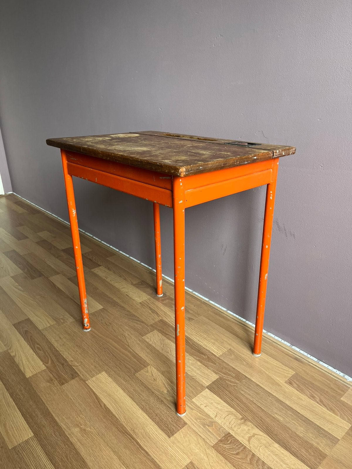 Vintage schoolbureau, Ophalen, Zo goed als nieuw, Rechthoekig, 50 tot 100 cm
