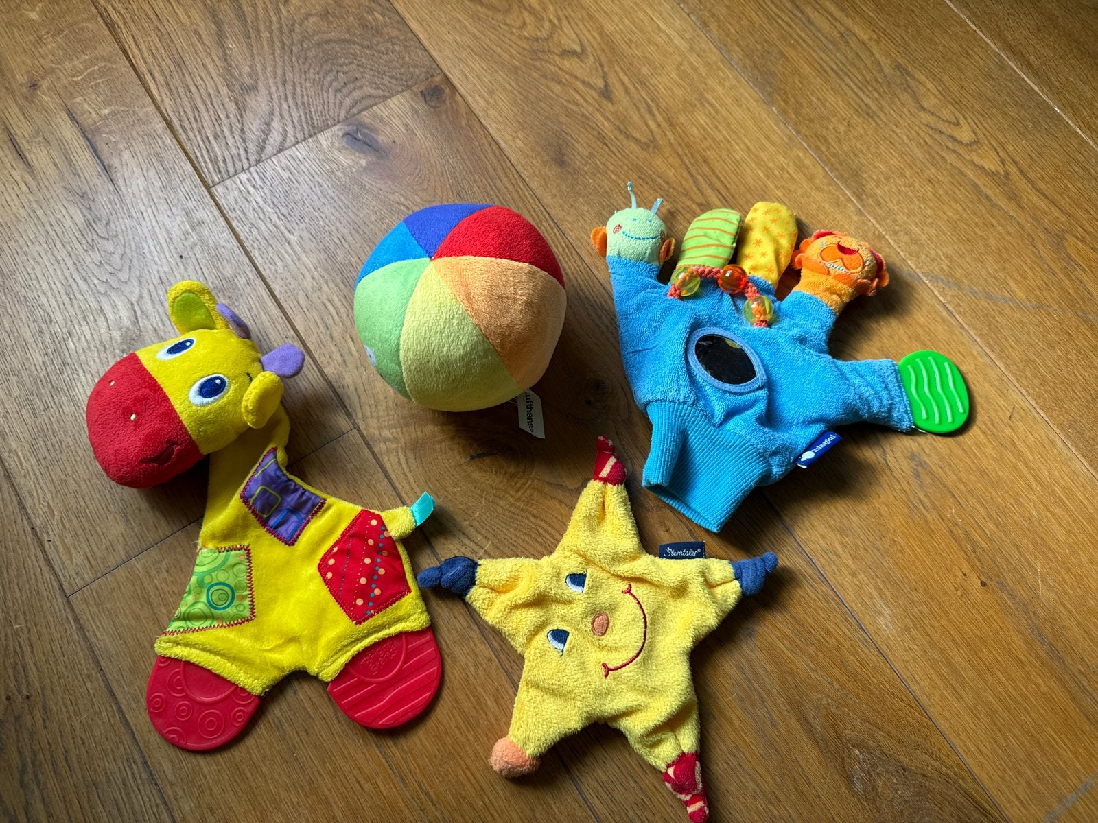 Baby speelgoed set: rammelaar, bal en handpop, Ophalen of Verzenden, Gebruikt, Overige typen, Met geluid