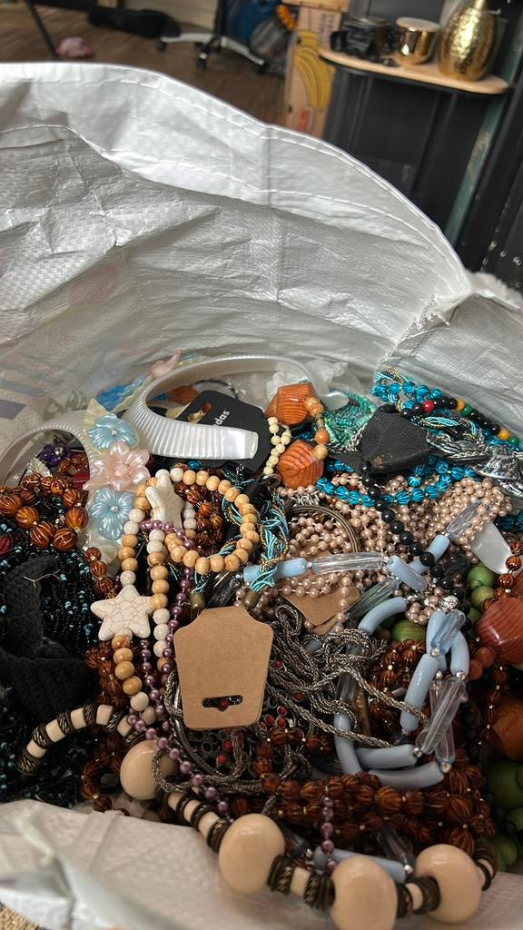 Bigshopper vol met sieraden, Sieraden, Tassen en Uiterlijk, Kettingen, Ophalen of Verzenden, Zo goed als nieuw
