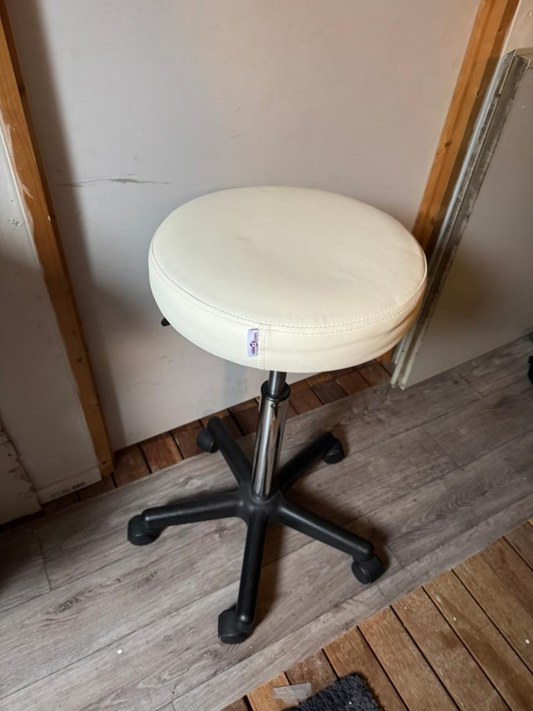 kruk is in hoogte verstelbaar., Huis en Inrichting, Stoelen, Ophalen of Verzenden, Eén