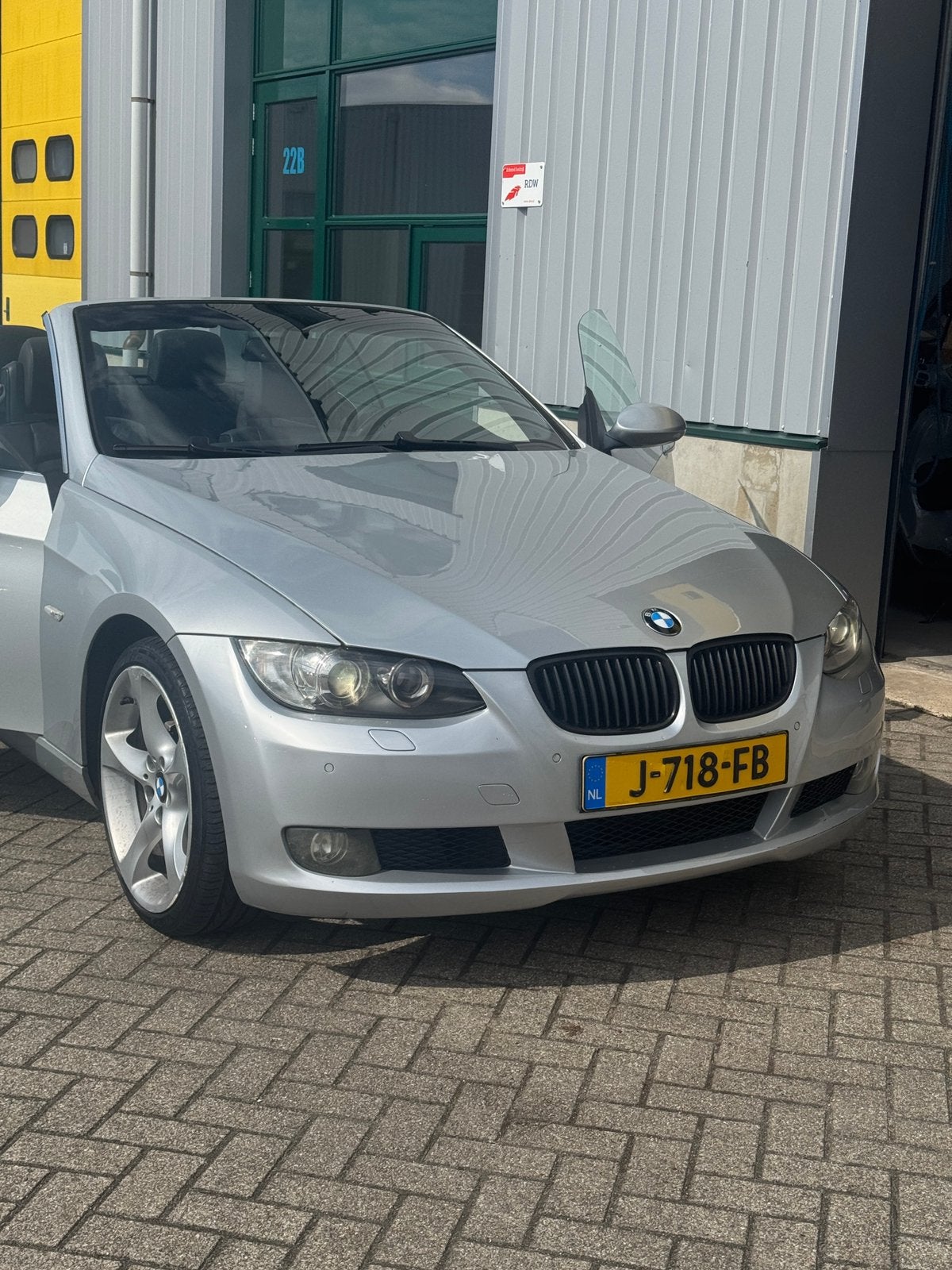 BMW 3-Serie 2.0 I 320 Cabrio AUT 2007 Grijs, Automaat, 1995 cc, Zwart, 4 cilinders