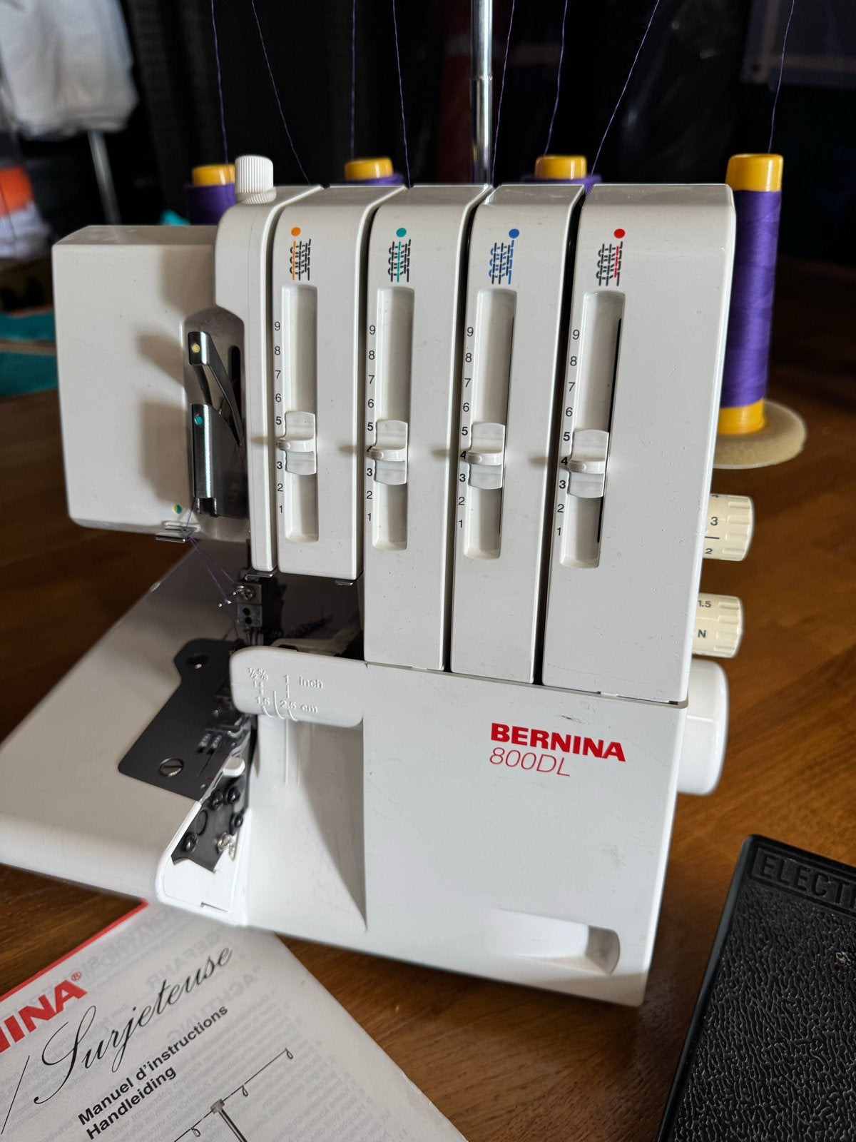 Bernina 800D lockmachine - perfecte staat, onderhouden, Ophalen of Verzenden, Zo goed als nieuw, Lockmachine, Bernina