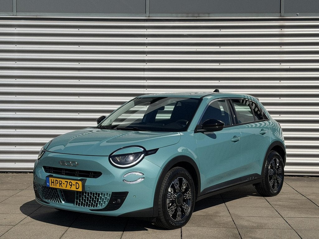 Fiat 600 1.2 Hybrid Urban 100PK | Automaat | Navigatie | Cam, Auto's, Fiat, Gebruikt, 1199 cc, Bedrijf, 3 cilinders