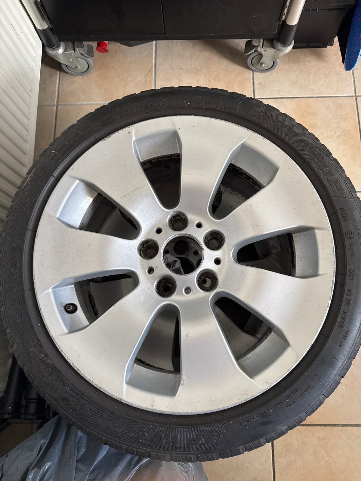 BMW Lichtmetalen Velgen met Banden - Set van 4 - 225/45 R17, Auto-onderdelen, Banden en Velgen, Gebruikt, Banden en Velgen, 17 inch
