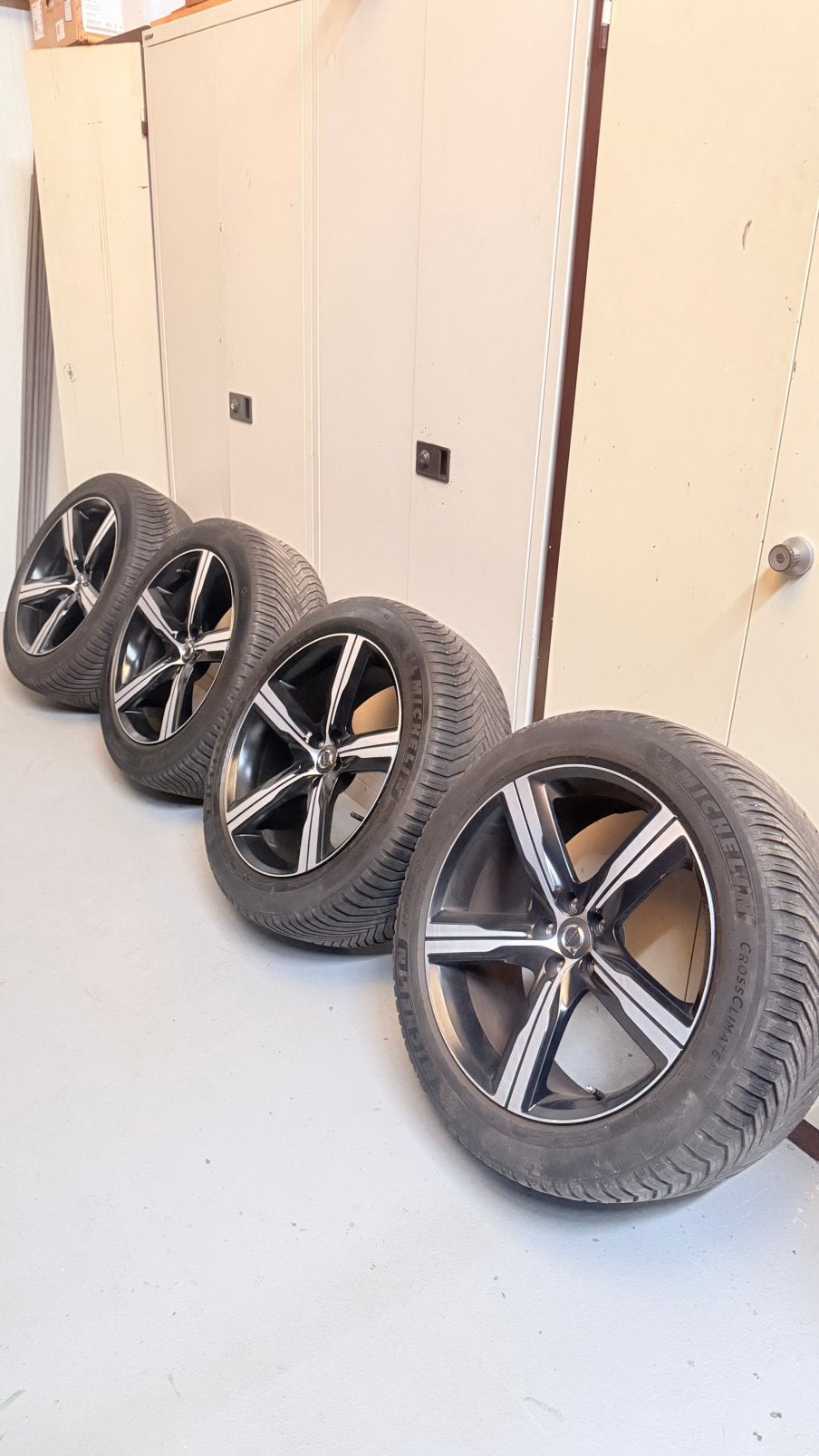 R-design Ixion velgen Volvo XC90 goede all-weatherbanden, Ophalen, Zo goed als nieuw