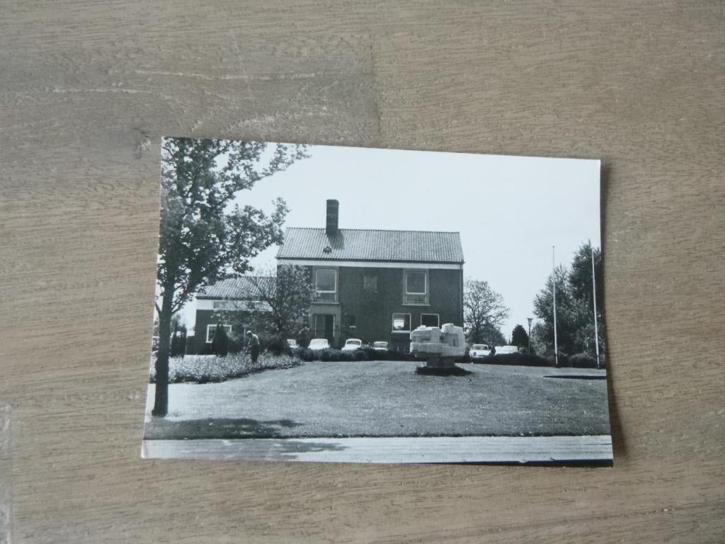 Hoevelaken, gemeentehuis/auto, Verzenden, 1980 tot heden, Ongelopen, Noord-Brabant