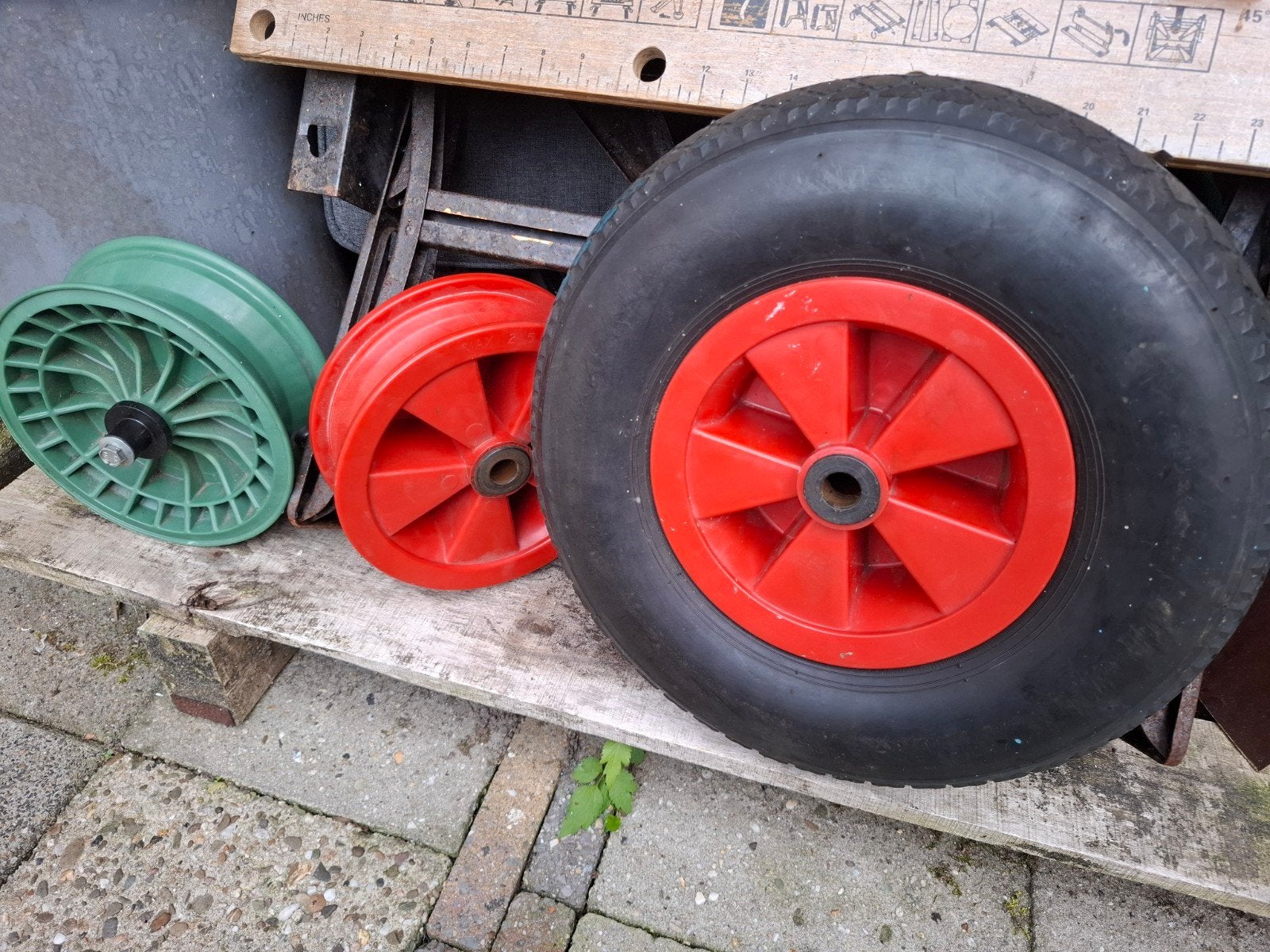 3 Kruiwagen velgen en een band., Ophalen of Verzenden, Gebruikt, Handmatig