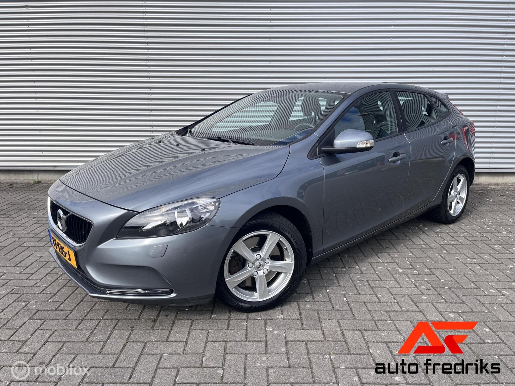 Volvo V40 1.5 T3 Nordic+ | Stoelverwarming | Automaat |, Euro 6, 4 cilinders, 700 kg, Bedrijf