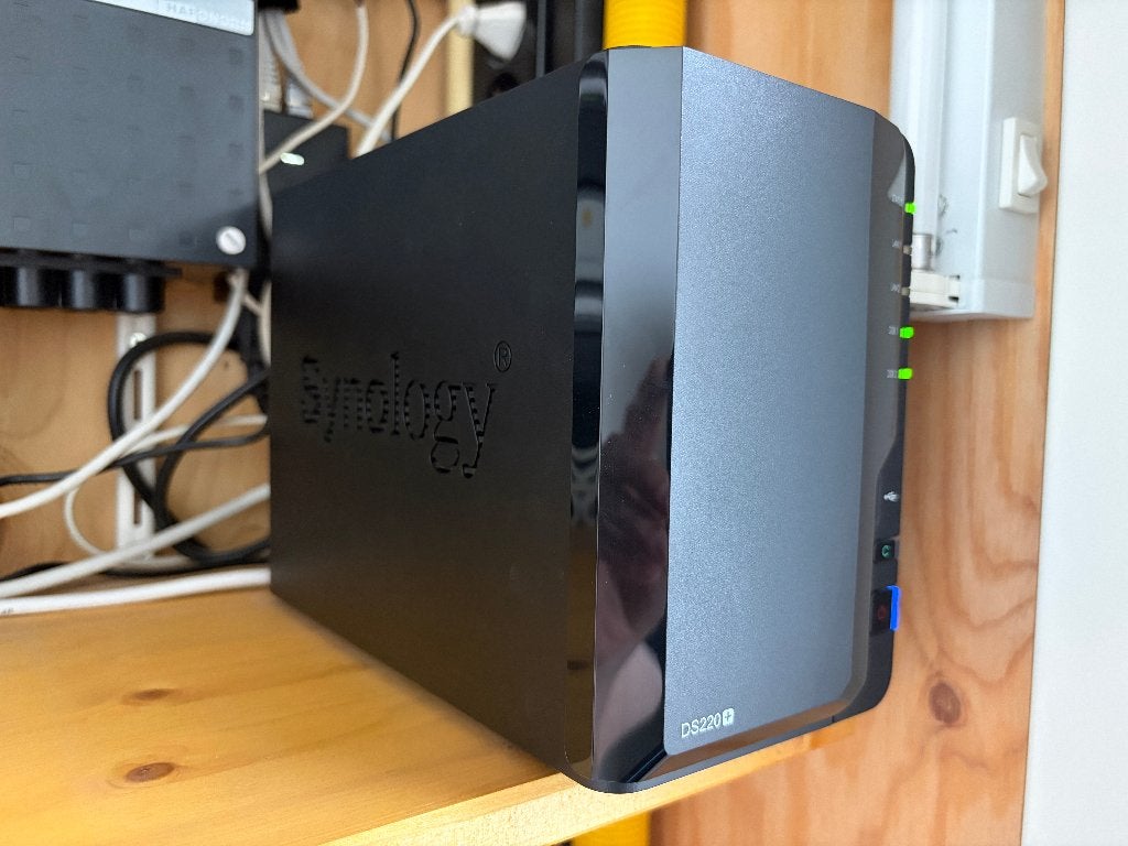 Synology DS220+ - 6GB DDR4 - 2x 4TB, Ophalen of Verzenden, Zo goed als nieuw