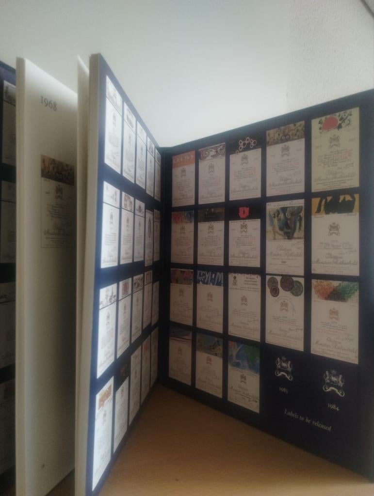 Mouton Rothschild luxe casette: Paintings for the Labels, Ophalen of Verzenden, Overige onderwerpen