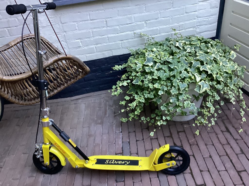 Silvery step met opblaasbare banden en draagtas, Fietsen en Brommers, Steps, Ophalen of Verzenden, Zo goed als nieuw, Gewone step