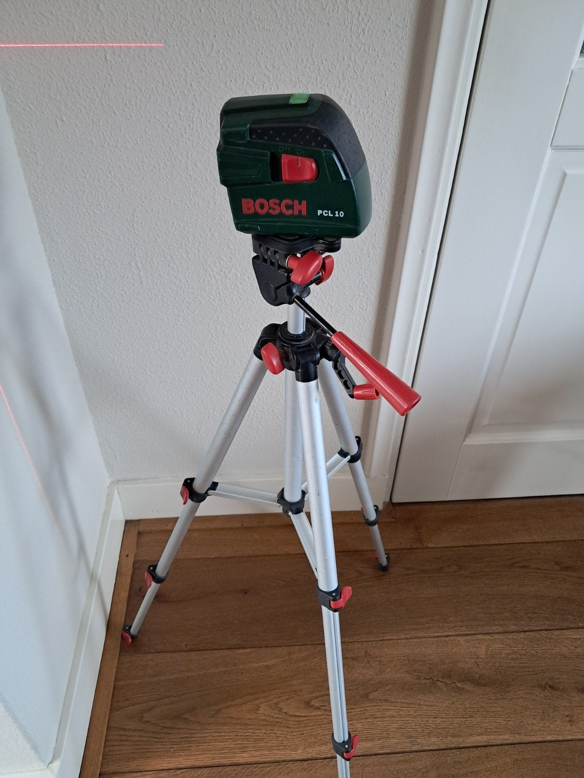 Bosch PCL 10 Kruislijnlaser met Statief, Ophalen of Verzenden, Zo goed als nieuw, Licht