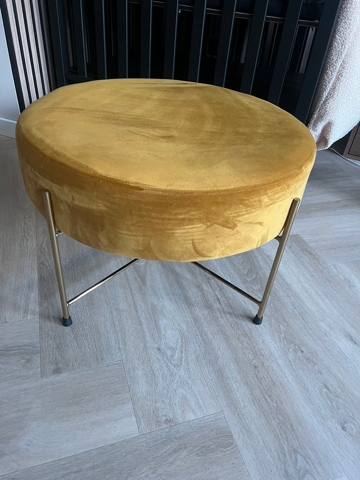 Hele mooie poef, Ophalen, Zo goed als nieuw, Rond, Minder dan 55 cm