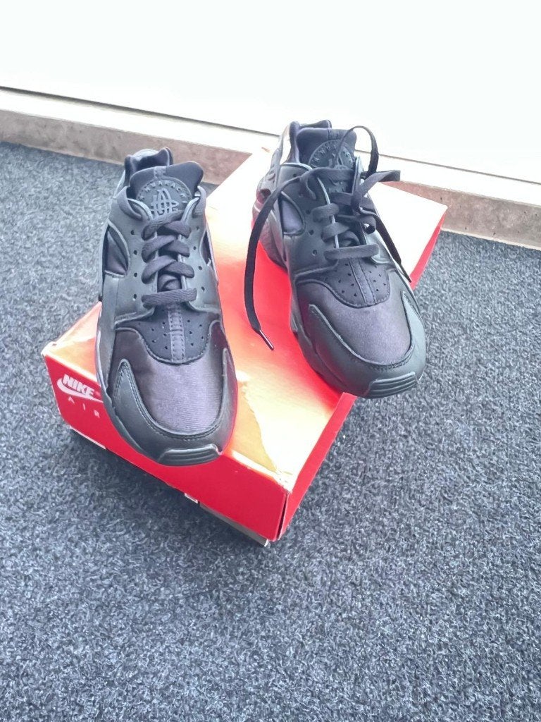 Nieuwe Nike Air Huarache Triple Black, Zwart, Nike, Nieuw, Ophalen of Verzenden