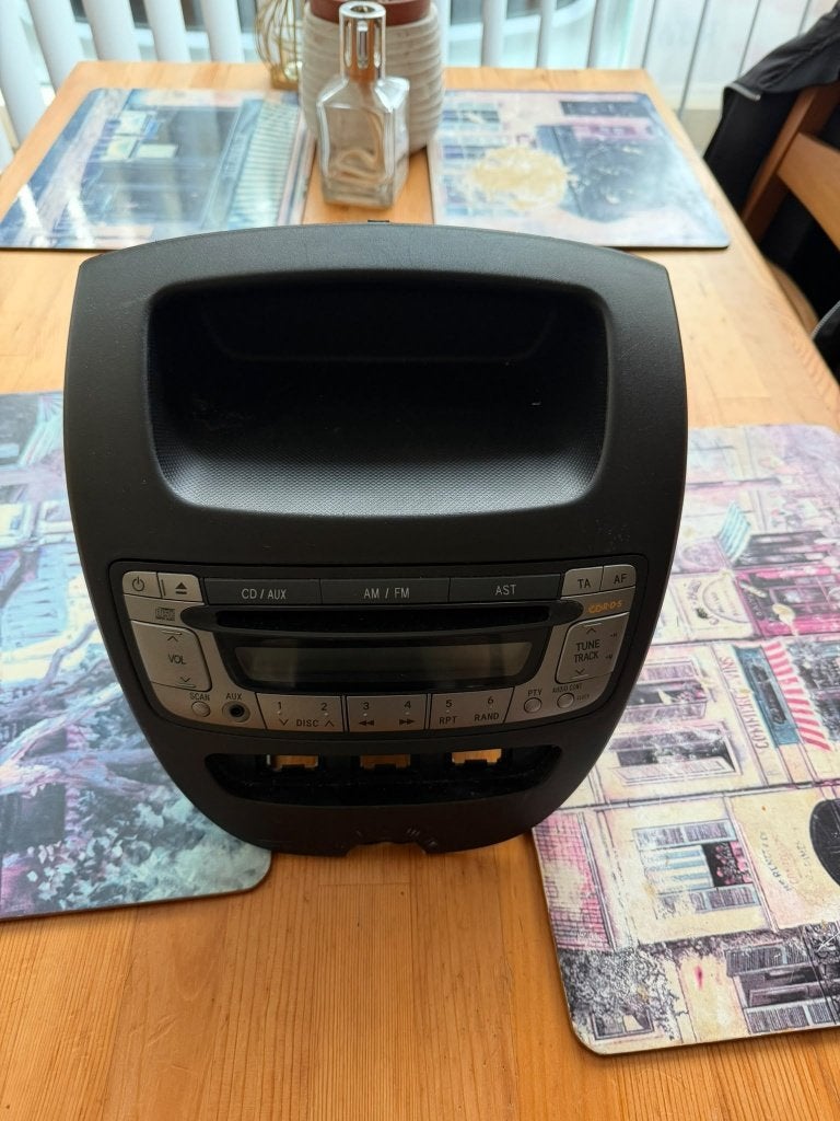 Peugeot 107, Citroen c1, Toyota aygo originele radio, Auto diversen, Gebruikt, Onbekend, Ophalen of Verzenden, Onbekend