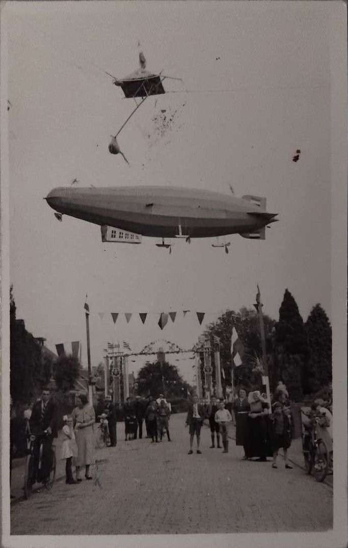 Fotokaart Zeppelin schaalmodel (buurtfeest), Verzenden, 1920 tot 1940, Ongelopen, Voertuig