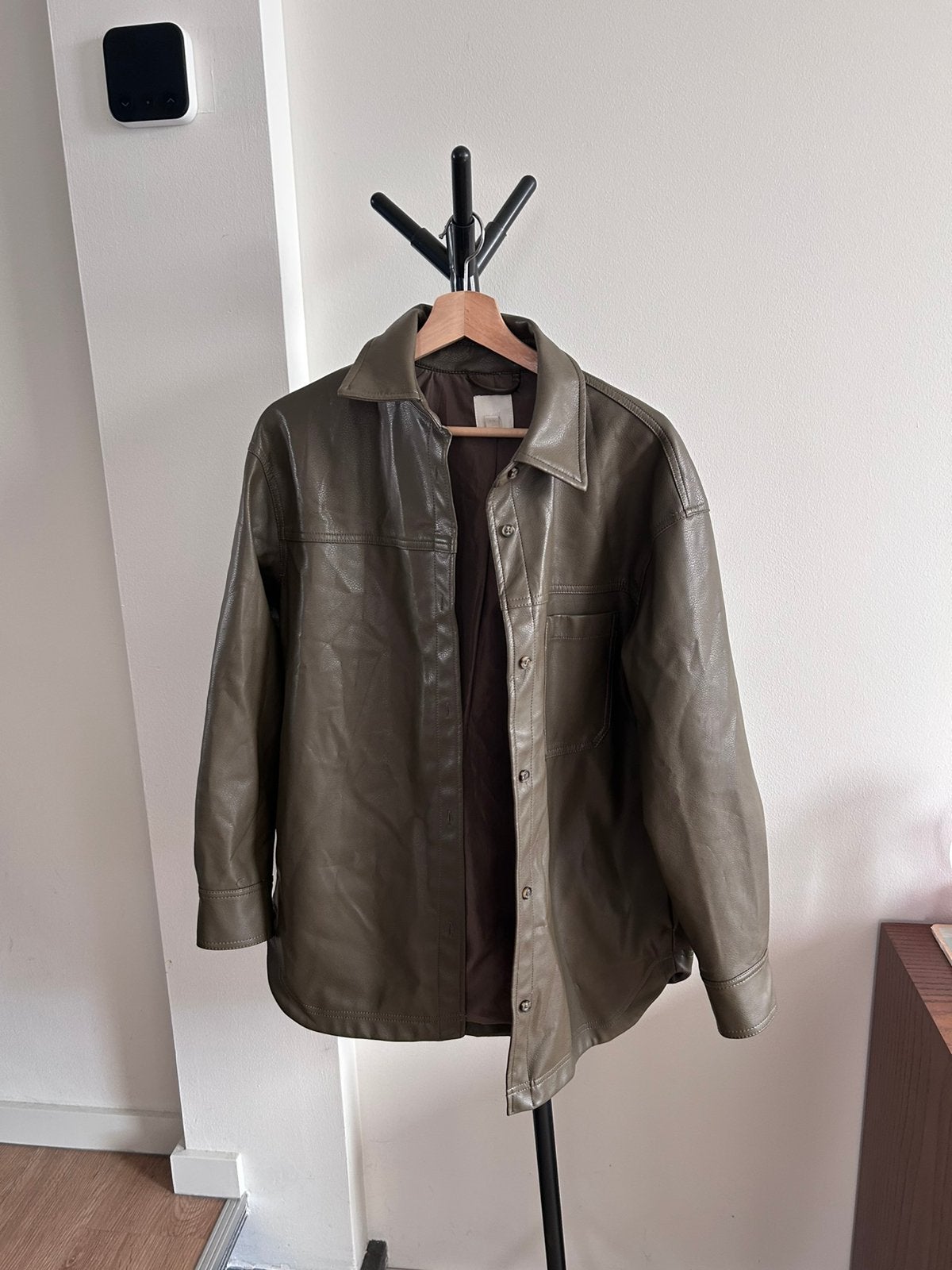 Khaki leather look jasje maat M H&M, Ophalen of Verzenden, Zo goed als nieuw, Maat 38/40 (M), Groen