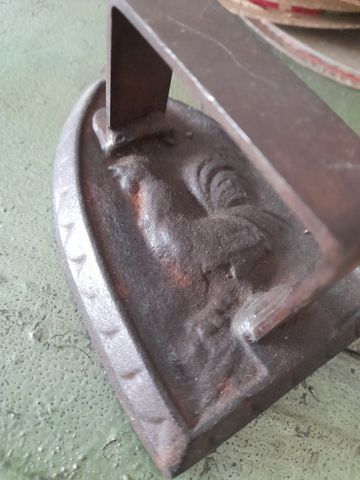 antieke gietijzeren strijkijzer ,Haan, Ophalen of Verzenden