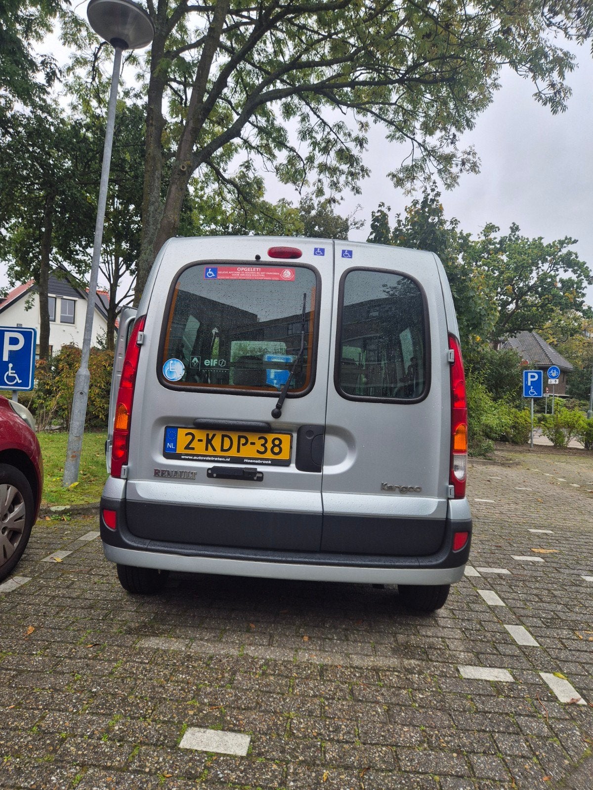 Renault Kangoo 1.6 16V AUT 2007 rolstoelauto vol automatisch, Auto's, Alcantara, 49 €/maand, 1420 kg, Voorwielaandrijving