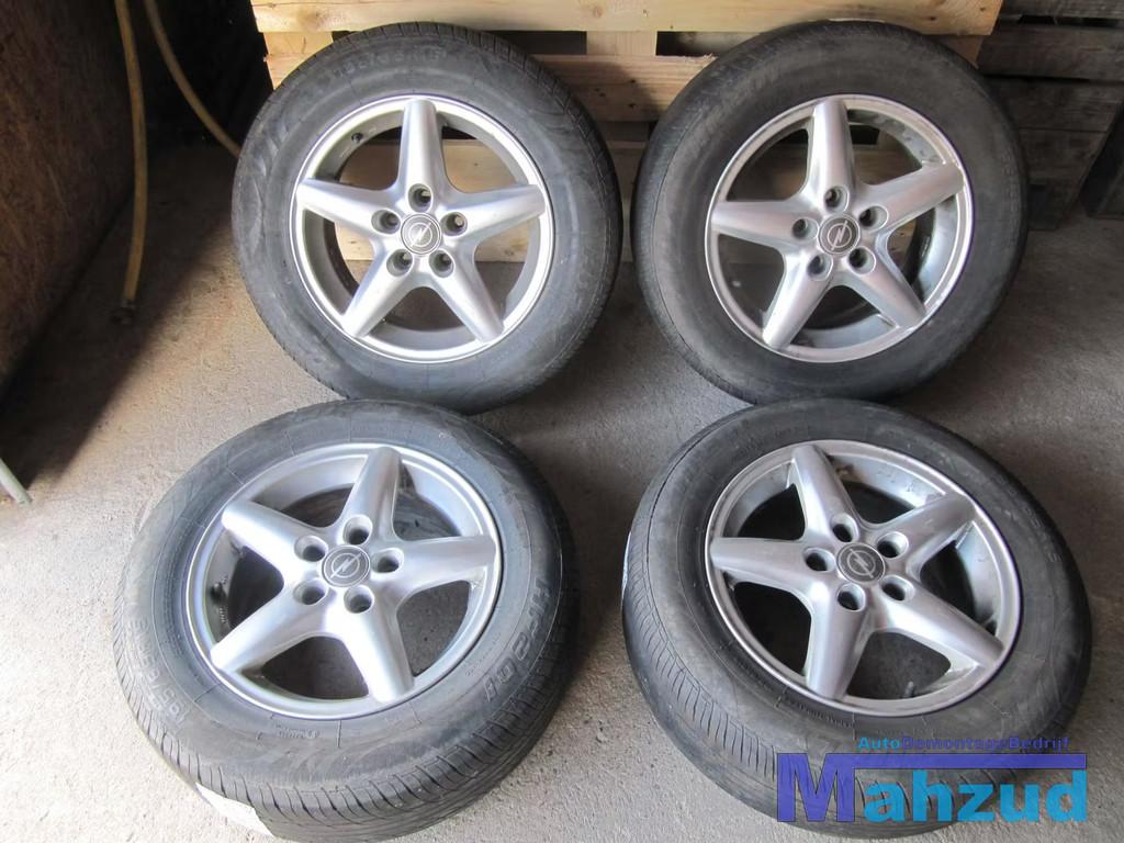 OPEL VELGEN BANDEN 195 65 15 INCH 5X110, Auto-onderdelen, Info@fabrikant.eu, Fabrikantstraat 1
1000 AA  Amsterdam, NL, Opel, Ophalen of Verzenden