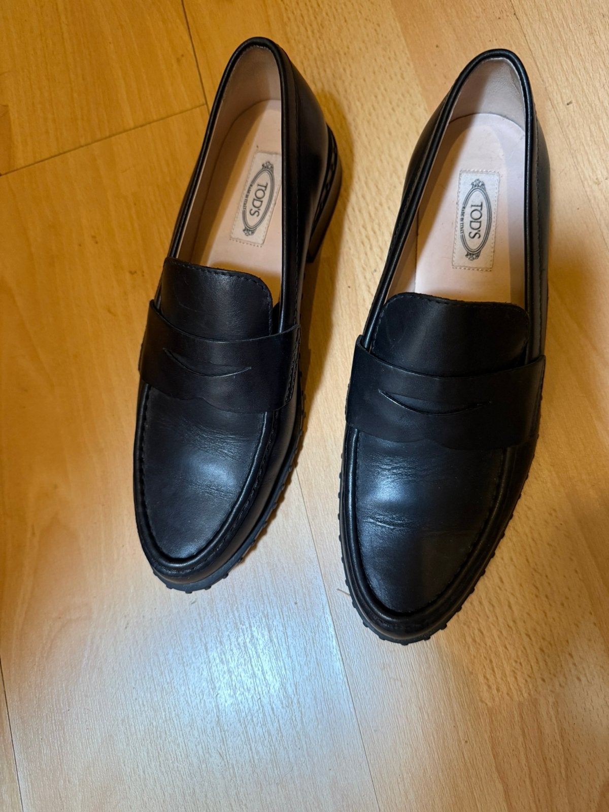 Tod’s nette zwarte damesschoenen mt 38, Ophalen, Zo goed als nieuw, Zwart, Loafers