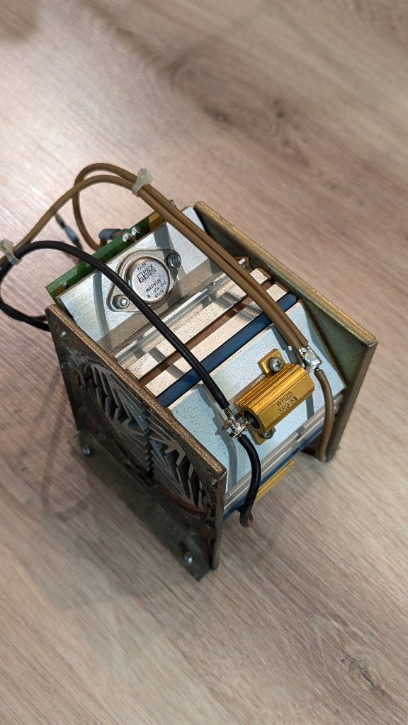 Heatsink met APEX PA12A 10A, 90V, Class A/B Power Amplifier, Ophalen of Verzenden
