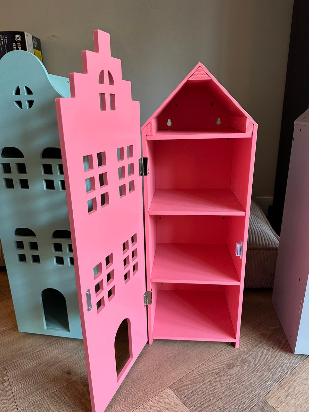 HEMA Grachtenpand Poppenhuis - Roze, Ophalen, Zo goed als nieuw, Poppenhuis