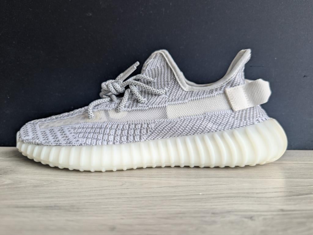 Adidas Yeezy Boost 350 V2 "Static" maat 42½, Wit, Nieuw, Ophalen of Verzenden, Sneakers of Gympen