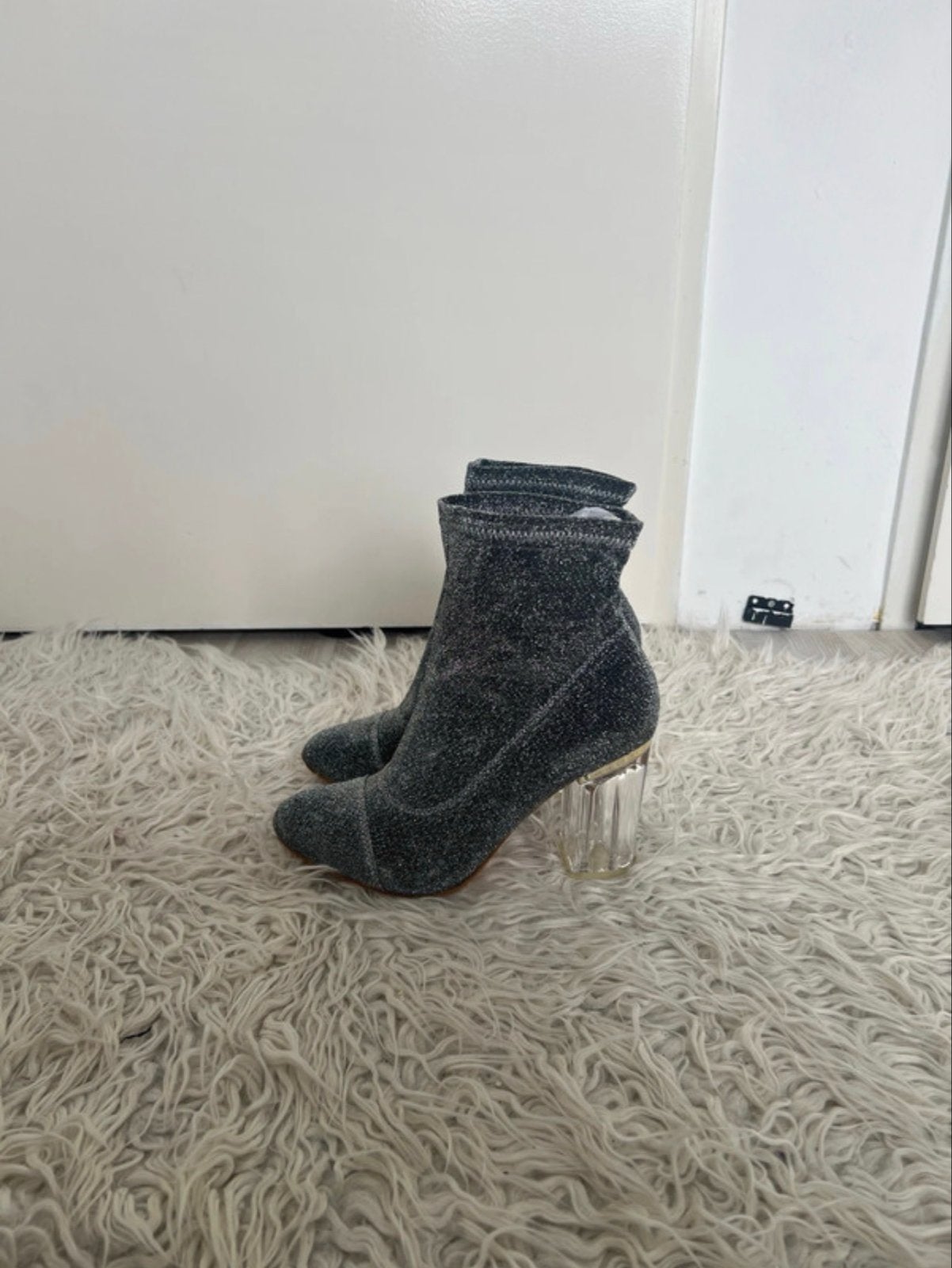 Nieuwe glitter enkellaarsjes met transparante hak, Ophalen of Verzenden, Nieuw, Grijs, Lage of Enkellaarzen