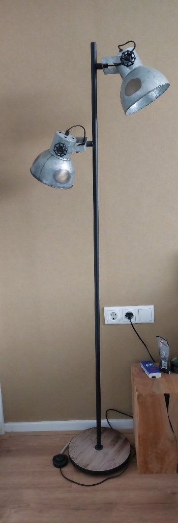 GRATIS LAMP, Industriele lamp, staande lamp, Huis en Inrichting, Ophalen, Zo goed als nieuw, 150 tot 200 cm