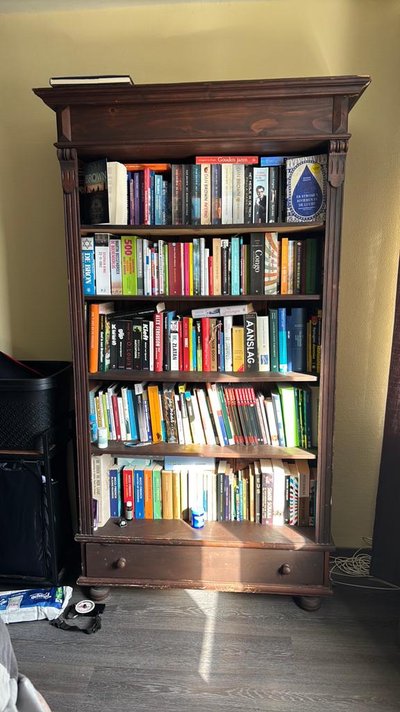 Klassieke boekenkast, Boeken, Ophalen of Verzenden, Gelezen