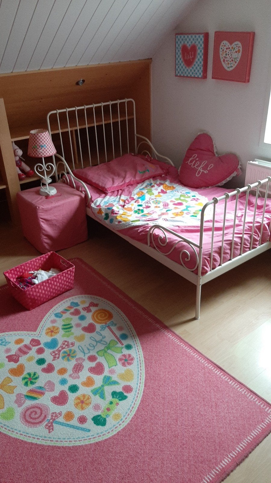 te koop meisjeskamer oa. meegroeibed en van alles erbij, Ophalen, 70 tot 85 cm, Zo goed als nieuw, Matras