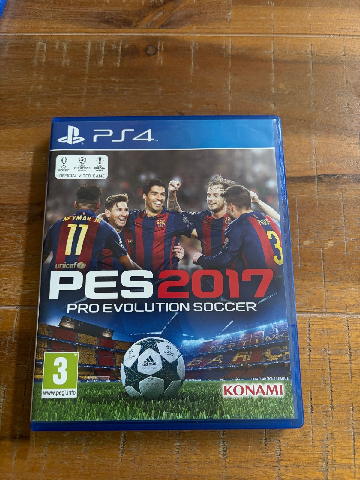 PES 2017 Pro Evolution Soccer PS4 - Zo goed als nieuw, Spelcomputers en Games, Games | Sony PlayStation 4, Verzenden, Eén computer