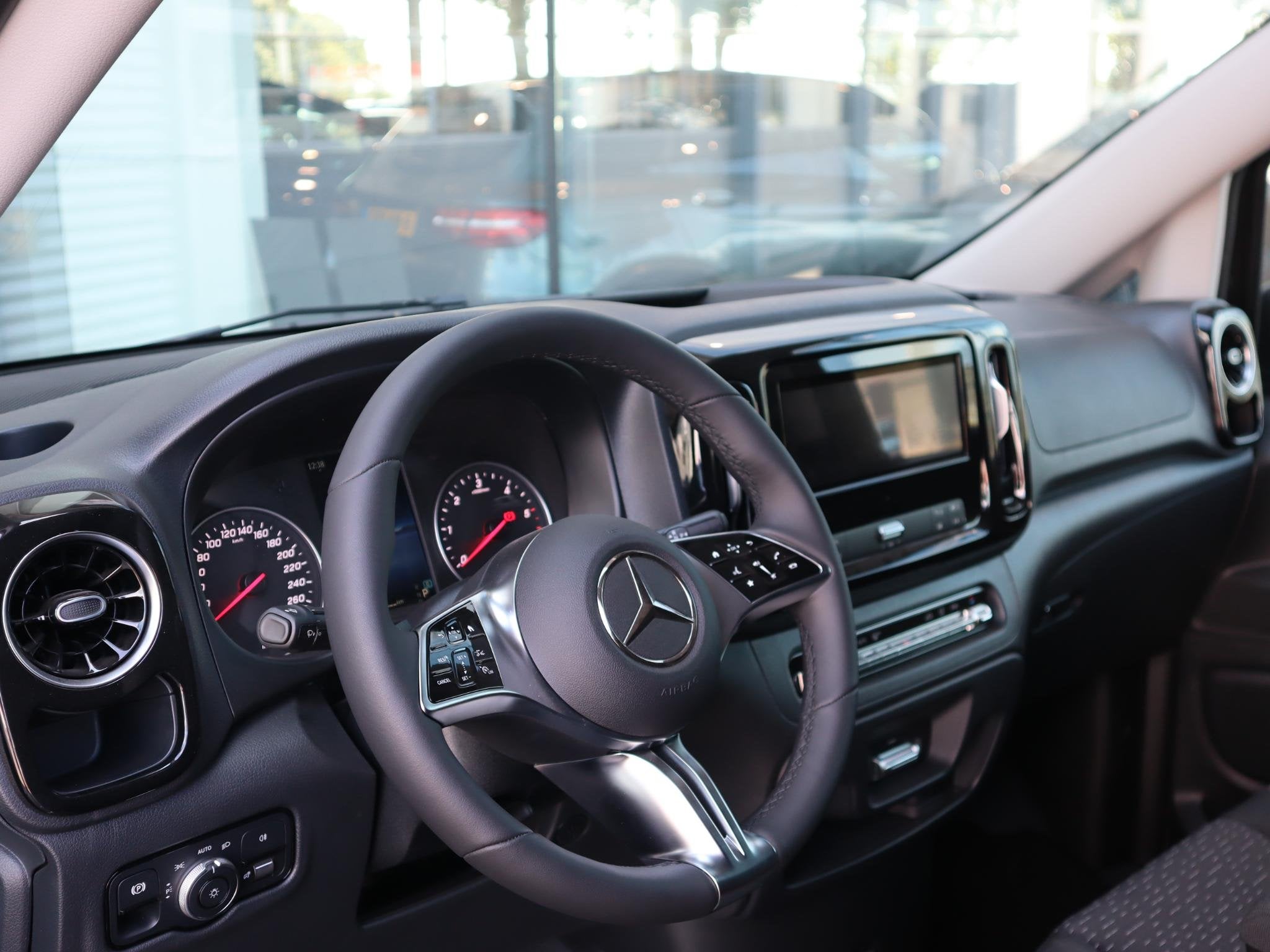 Mercedes-Benz Vito 119 CDI L2 SELECT AUT. TREKHAAK, Auto's, Euro 6, 2500 kg, Diesel, Te koop