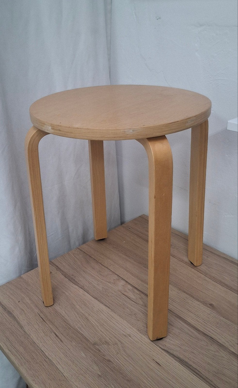 Vintage  Ikea Frosta kruk. Artek stool 60 stijl., Huis en Inrichting, Ophalen of Verzenden, Zo goed als nieuw, Hout