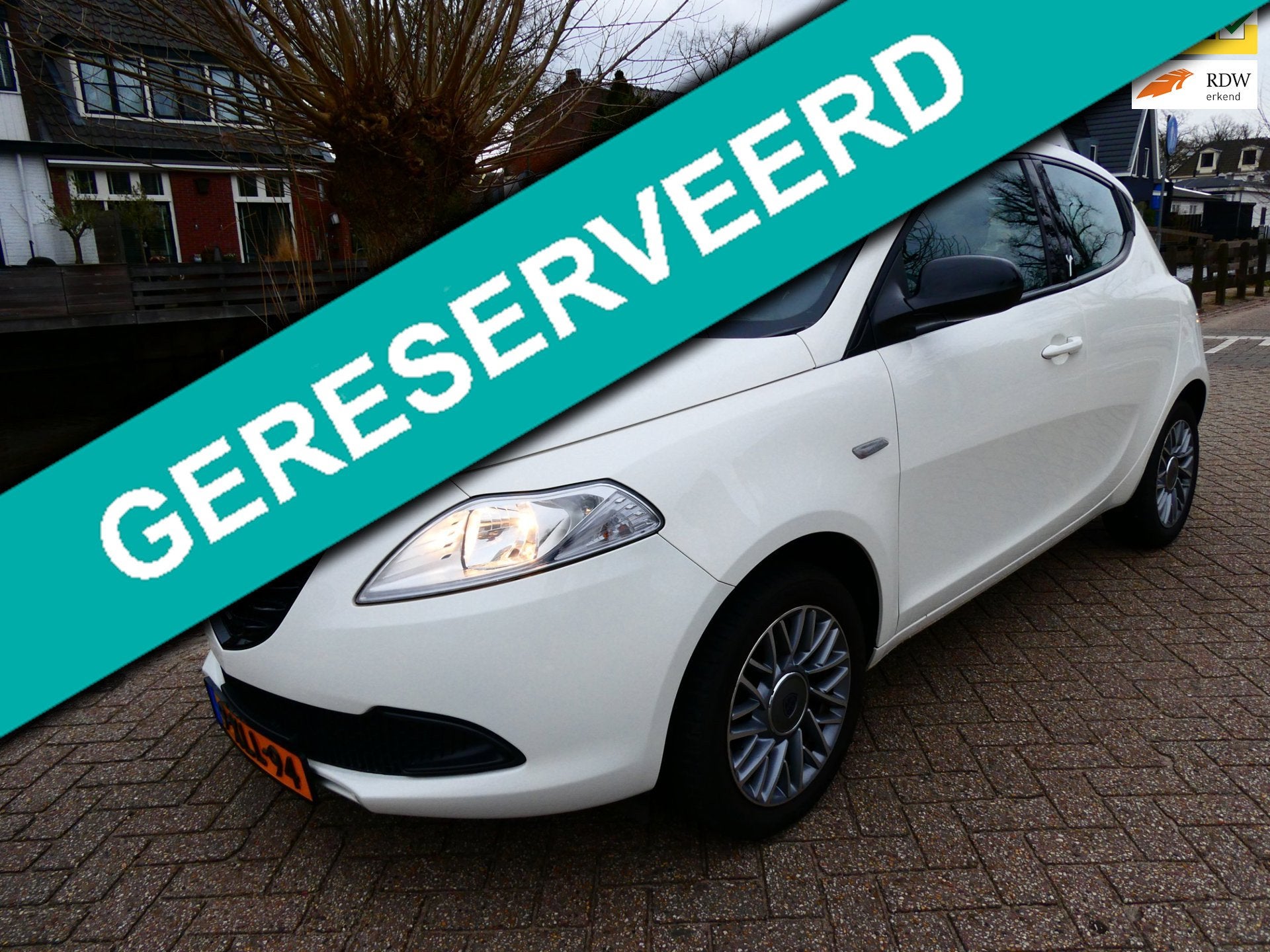 Lancia Ypsilon 0.9 TwinAir Elefantino Plus 80pk 1e eig Autom, Auto's, Stof, Wit, Origineel Nederlands, Bedrijf