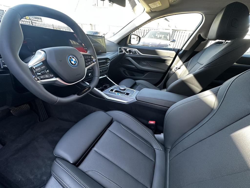 BMW i4 eDrive35 70 kWh, Auto's, BMW, Gebruikt, Zwart, Zwart, 286 pk