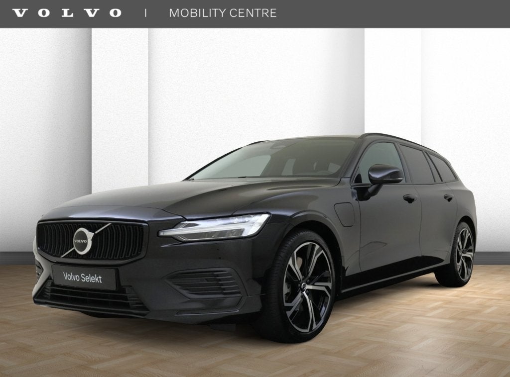 Volvo V60 T6 Essential | Apple Carplay /Android auto | Stoel, Auto's, Automaat, Gebruikt, 4 cilinders, Zwart