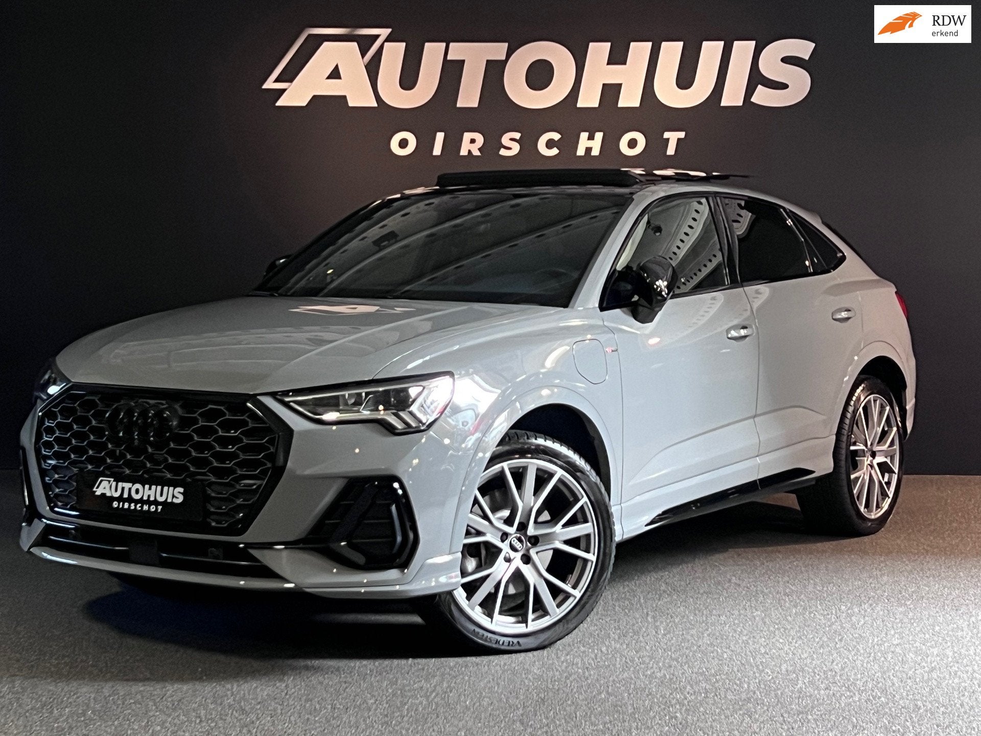Audi Q3 Sportback 45 TFSI e S Edition Panorama/ Nardo Grey/, Gebruikt, Hybride Elektrisch/Benzine, 13 kWh, SUV of Terreinwagen
