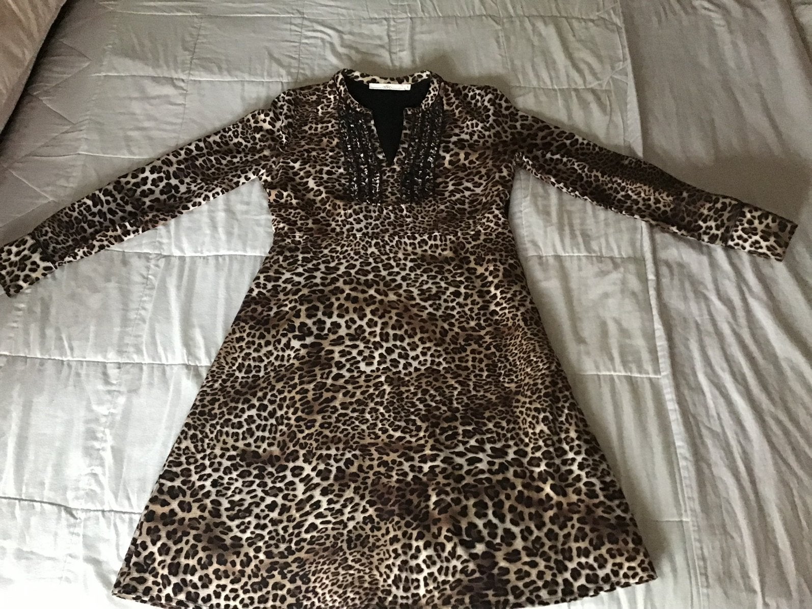 Aaiko jurk met trendy tijgerprint, maat S, Kleding | Dames, Jurken, Bruin, Ophalen of Verzenden, Zo goed als nieuw, Maat 36 (S)