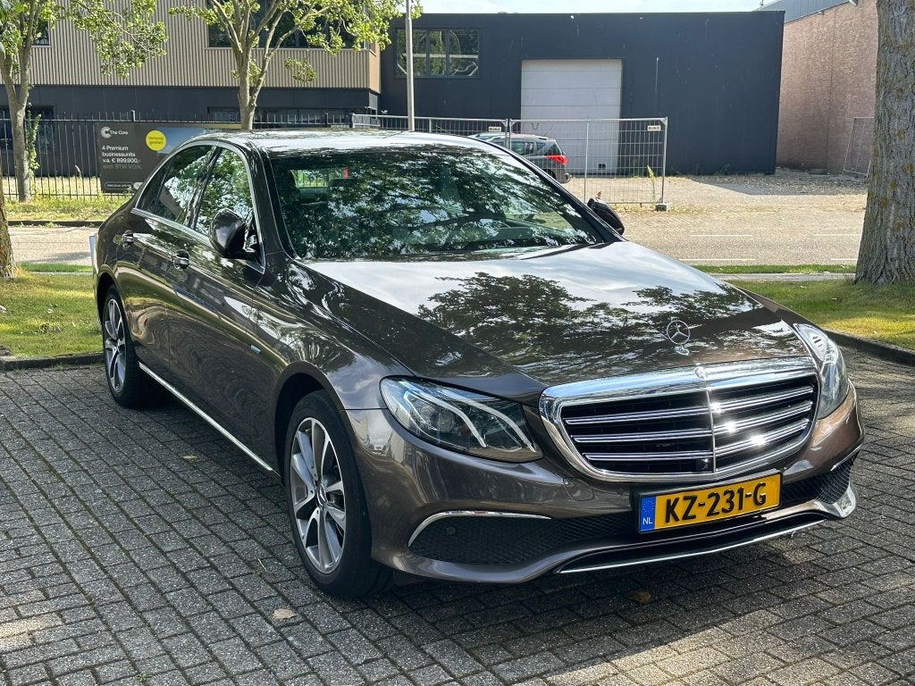 Mercedes-Benz E-Klasse E350 e Plug-in Hybrid Widescreen 360, Automaat, Achterwielaandrijving, Bruin, 1825 kg