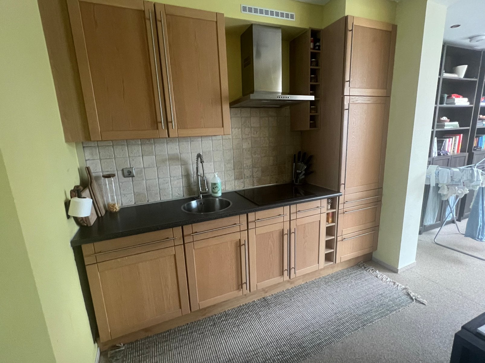 Keuken goede staat, incl Siemens koelkast, kraan, afzuigkap, Ophalen, Enkelwandige keuken, Overige kleuren, Overige materialen