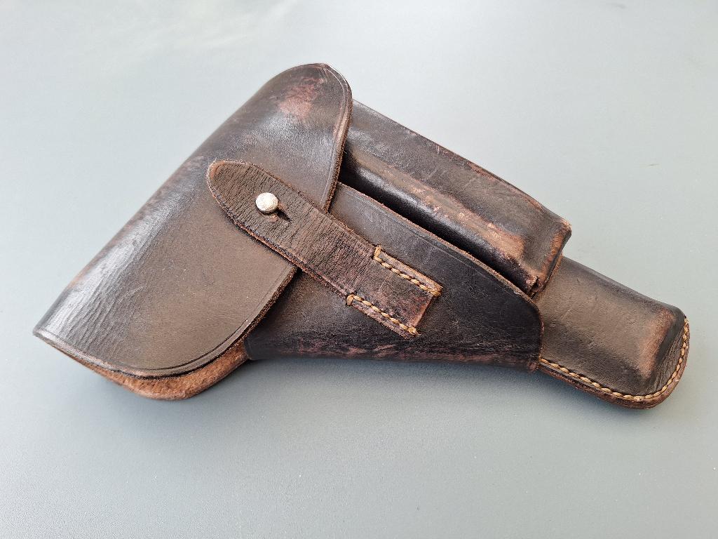 Duitse clg 44 pistole 640 (b) holster., Verzamelen, Militaria | Tweede Wereldoorlog, Ophalen, Duitsland