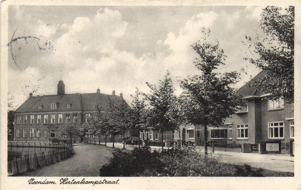 Veendam. Hertenkampstraat. - 1941 gelopen, Verzamelen, Ansichtkaarten | Nederland, Verzenden, Voor 1920, Gelopen, Groningen