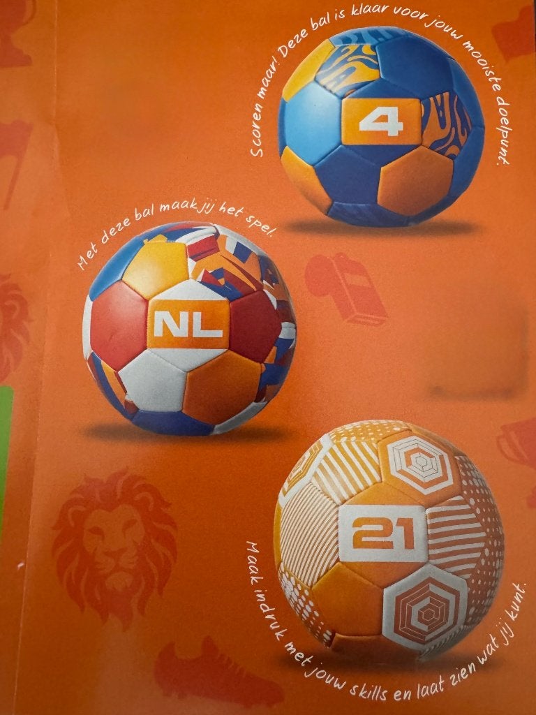 3 NIEUWE voetbal ballen van PLUS de nieuwste Ned. voetballen, Ophalen of Verzenden, Nieuw, Overige binnenlandse clubs, Overige typen