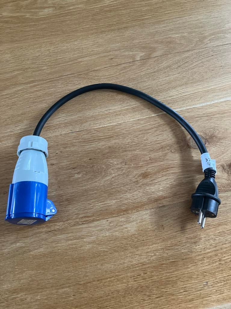 CEE-verloopkabel (camping- of adapterkabel), Caravans en Kamperen, Caravan accessoires, Zo goed als nieuw, Ophalen of Verzenden