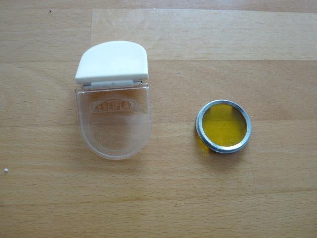 geelfilter Ceneiplan, 32 mm, met bajonet? fitting, in doosje, Ophalen of Verzenden, 1960 tot 1980